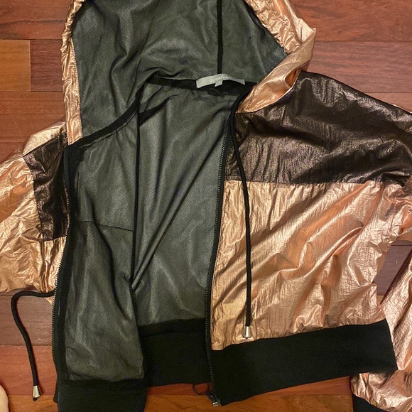 Metallic Foil Cropped Windbreaker - Picture 8 of 9